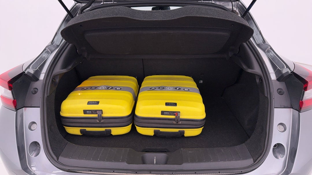 2023 Nissan Juke St-l, Automatic, 63030 km, Boot Inside View with Luggage