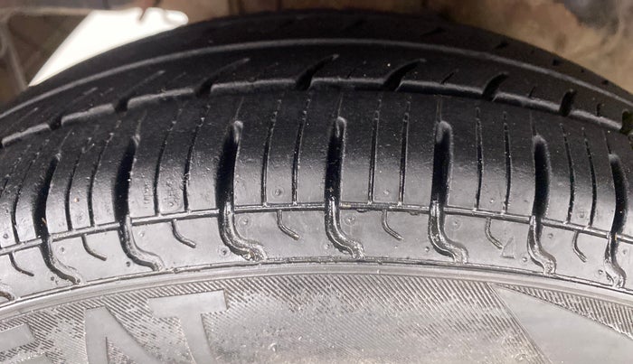 2017 Hyundai Eon ERA PLUS, Petrol, Manual, 10,520 km, Left Rear Tyre Tread