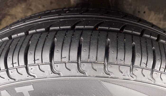 2017 Hyundai Eon ERA PLUS, Petrol, Manual, 10,520 km, Right Front Tyre Tread