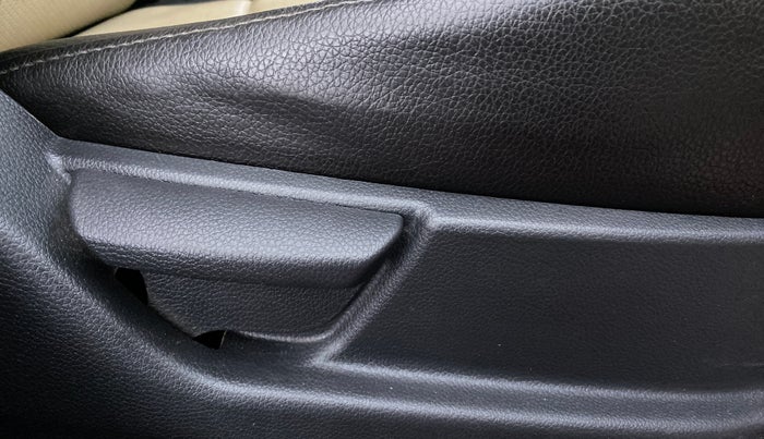 2017 Hyundai Eon ERA PLUS, Petrol, Manual, 10,520 km, Driver Side Adjustment Panel