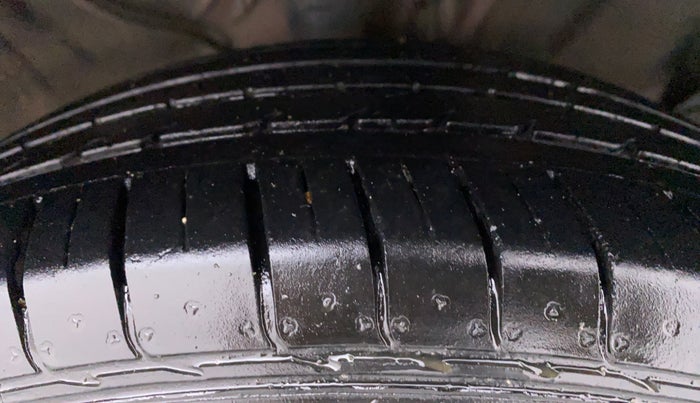 2020 KIA SELTOS GTK 1.4 GDI PETROL, Petrol, Manual, 26,963 km, Right Front Tyre Tread