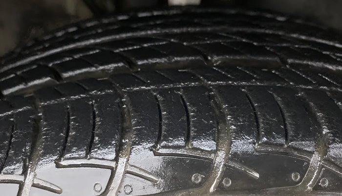 2018 Skoda Rapid 1.6 MPI MT ACTIVE, Petrol, Manual, 7,704 km, Right Front Tyre Tread