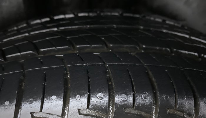 2018 Skoda Rapid 1.6 MPI MT ACTIVE, Petrol, Manual, 7,704 km, Right Rear Tyre Tread