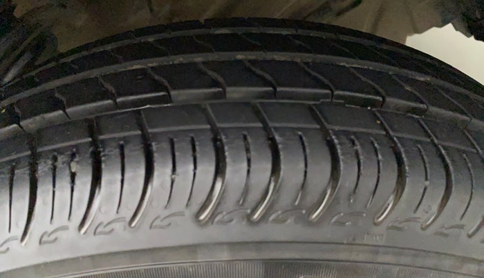 2019 Maruti S PRESSO VXI (O) AMT, Petrol, Automatic, 30,347 km, Left Front Tyre Tread