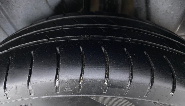 2018 Maruti Ertiga VDI SHVS, Diesel, Manual, 88,509 km, Left Rear Tyre Tread
