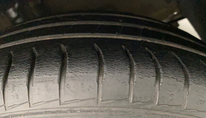 2019 Hyundai GRAND I10 NIOS ASTA 1.2 KAPPA VTVT, Petrol, Manual, 30,333 km, Right Front Tyre Tread