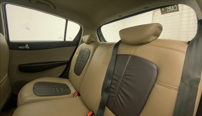 2012 Hyundai i20 SPORTZ 1.4 CRDI, Diesel, Manual, 70,295 km, Right Side Rear Door Cabin
