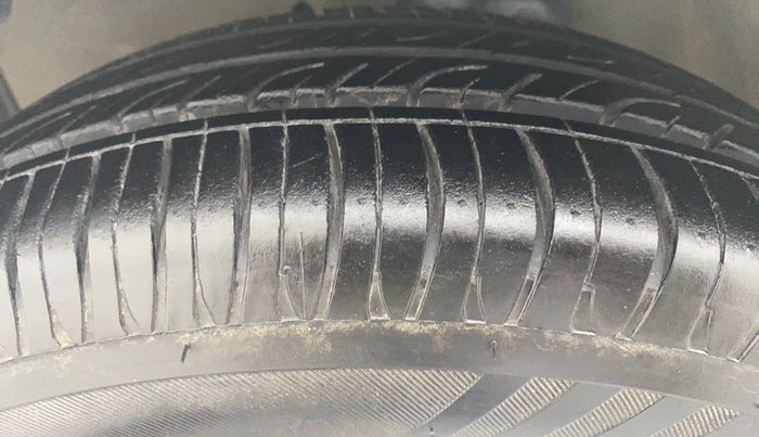 2015 Maruti Celerio VXI AGS, Petrol, Automatic, 86,905 km, Left Front Tyre Tread