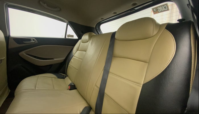 2015 Hyundai Elite i20 SPORTZ 1.2, Petrol, Manual, 50,518 km, Right Side Rear Door Cabin