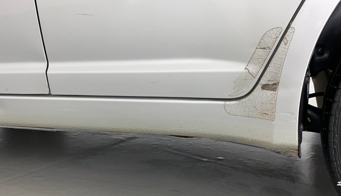 2010 Maruti Swift Dzire VXI, Petrol, Manual, 90,170 km, Left running board - Minor scratches