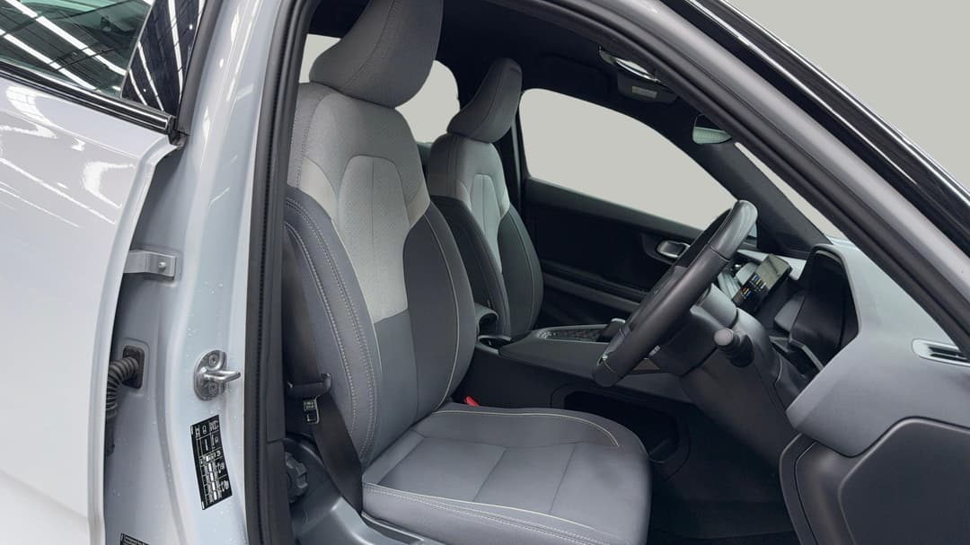 2022 Polestar 2 Std Range Single Motor 69kwh, Automatic, 36647 km, Right Side Front Door Cabin View