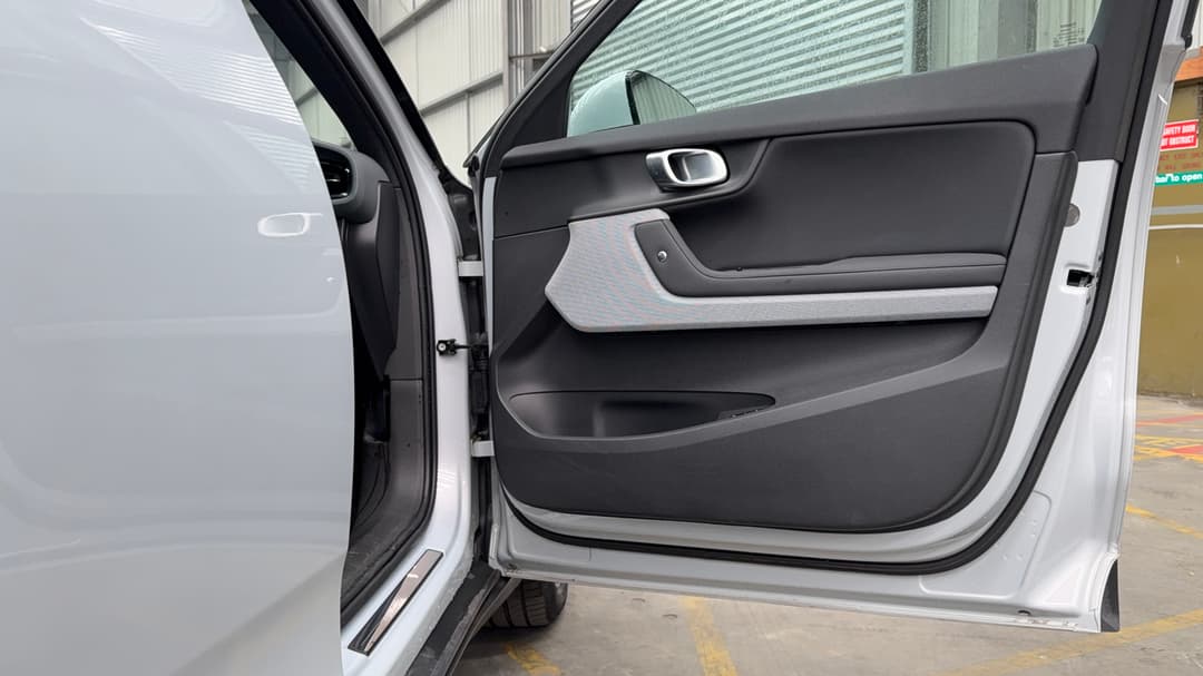 2022 Polestar 2 Std Range Single Motor 69kwh, Automatic, 36647 km, Speaker View