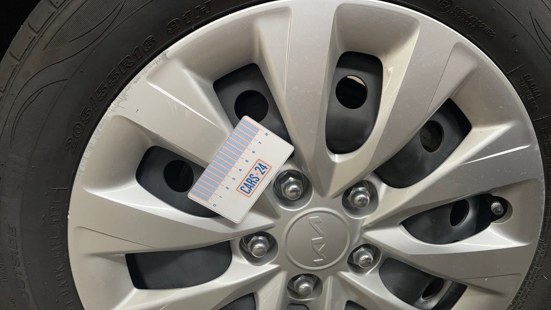 Wheels Hubcap Rear LHS Gutter Rash