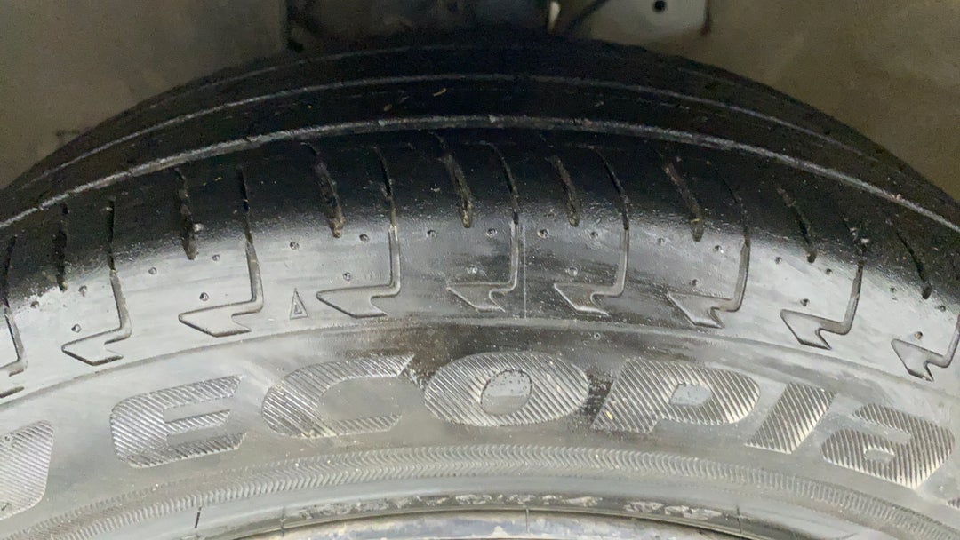 Left Front Tyre Tread