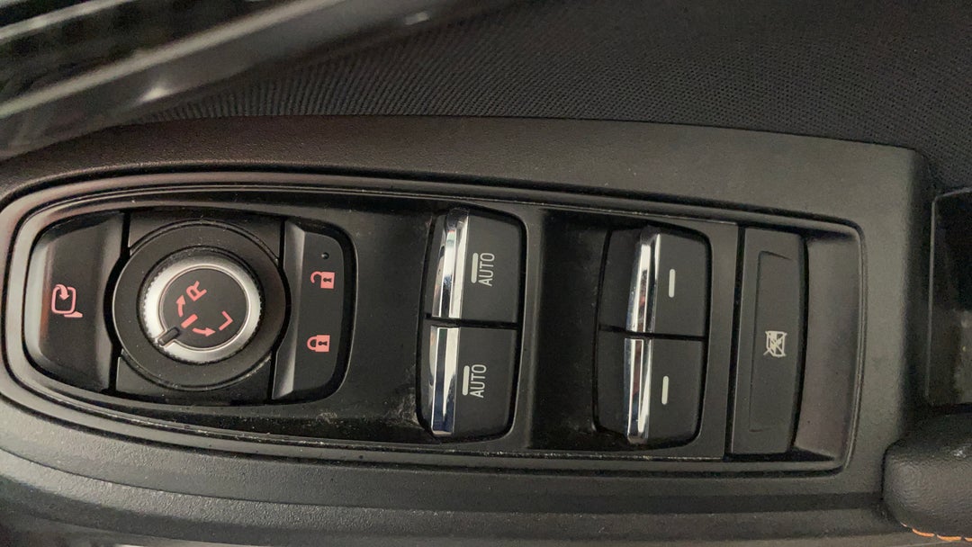 2018 Subaru XV 2.0i, Automatic, 71470 km, Drivers Side Door Panel Controls