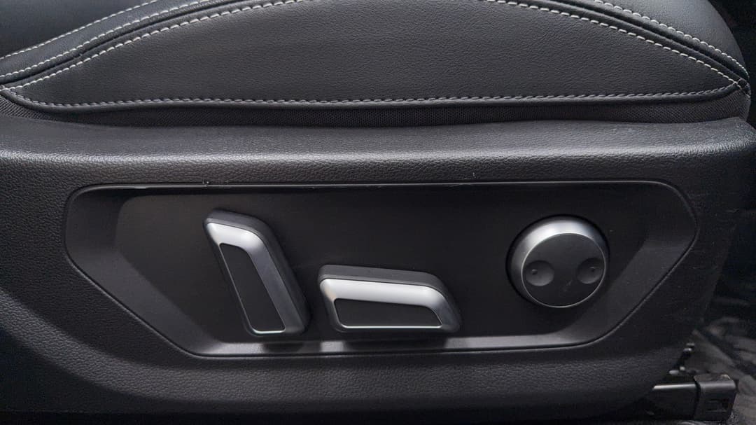 2025 GWM Haval H6 Lux, Automatic, 7556 km, Drivers Side Adjustment Panel