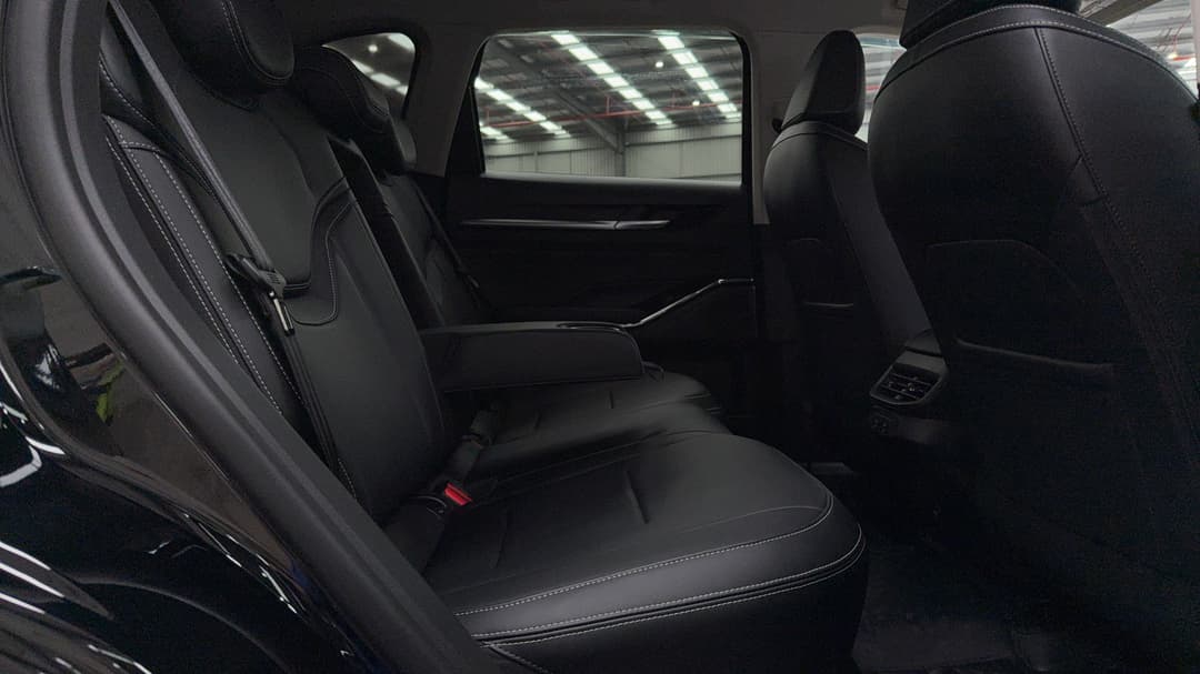 2025 GWM Haval H6 Lux, Automatic, 7556 km, Right Side Rear Door Cabin View
