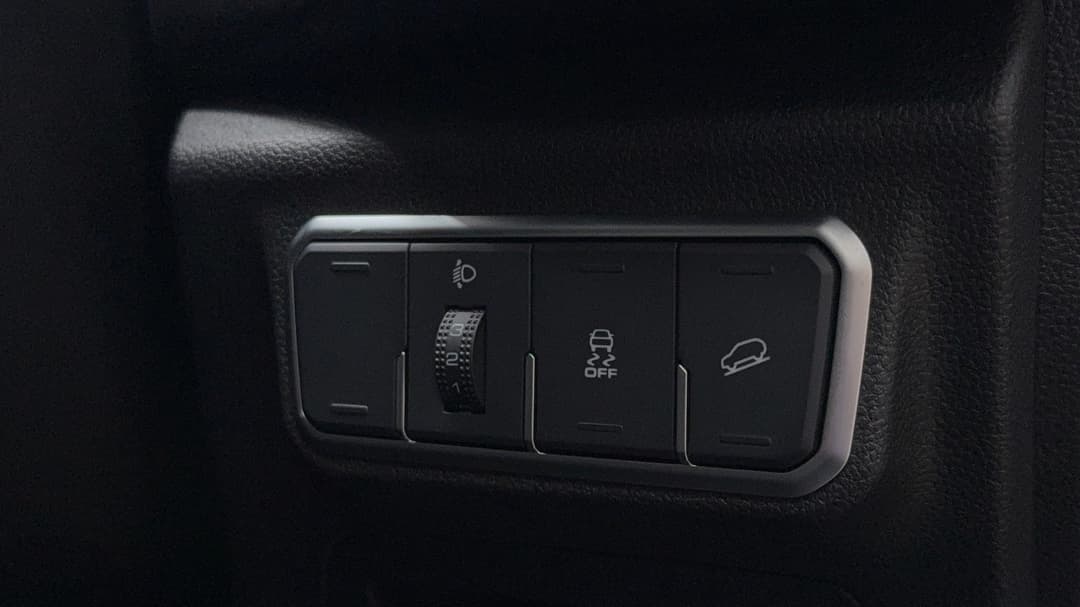 2025 GWM Haval H6 Lux, Automatic, 7556 km, Utility Switches/Buttons