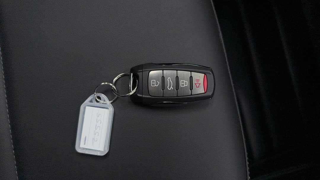 2025 GWM Haval H6 Lux, Automatic, 7556 km, Key Close-up