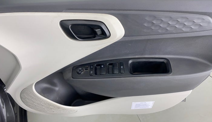2021 Hyundai AURA S CNG, CNG, Manual, 34,584 km, Driver Side Door Panels Control