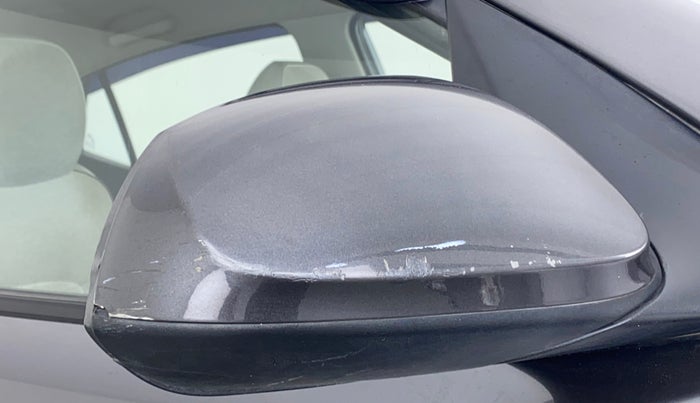 2021 Hyundai AURA S CNG, CNG, Manual, 34,584 km, Right rear-view mirror - Cover has minor damage