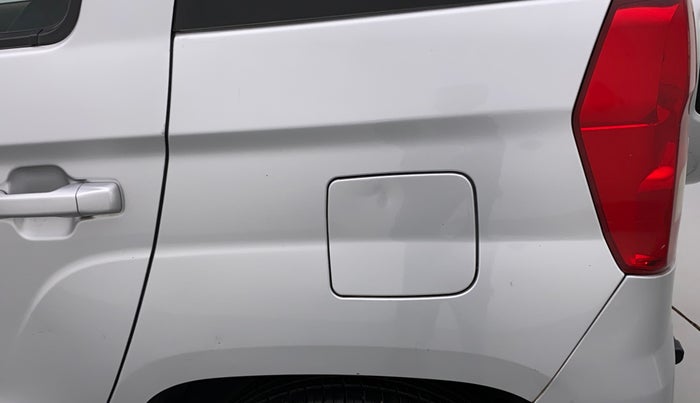 2019 Mahindra TUV300 T8, Diesel, Manual, 84,025 km, Left quarter panel - Minor scratches