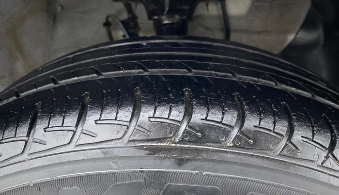 2019 Hyundai Elite i20 SPORTZ PLUS 1.2, Petrol, Manual, 26,880 km, Right Front Tyre Tread