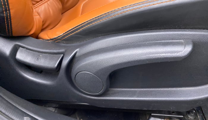 2019 Hyundai Elite i20 SPORTZ PLUS 1.2, Petrol, Manual, 26,880 km, Driver seat - Seat adjuster lever broken but working