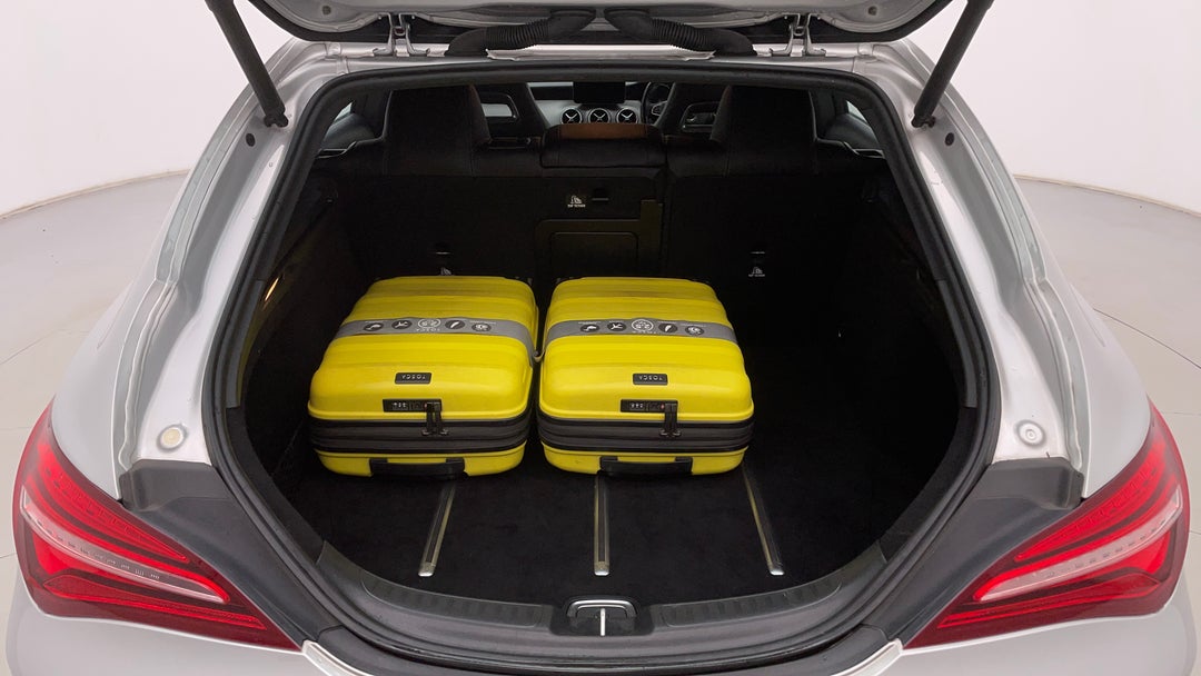 2018 Mercedes-benz CLA 200 Shooting Brake, Automatic, 71812 km, Boot Inside View with Luggage