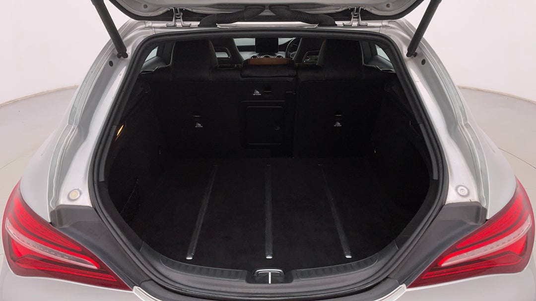 2018 Mercedes-benz CLA 200 Shooting Brake, Automatic, 71812 km, Boot Inside View