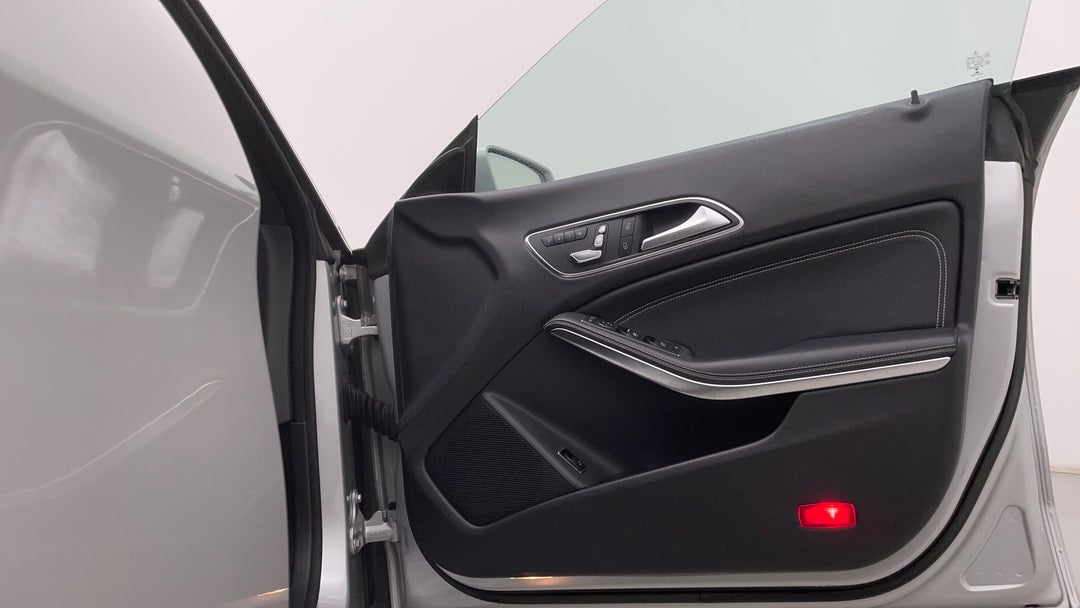 2018 Mercedes-benz CLA 200 Shooting Brake, Automatic, 71812 km, Speaker View