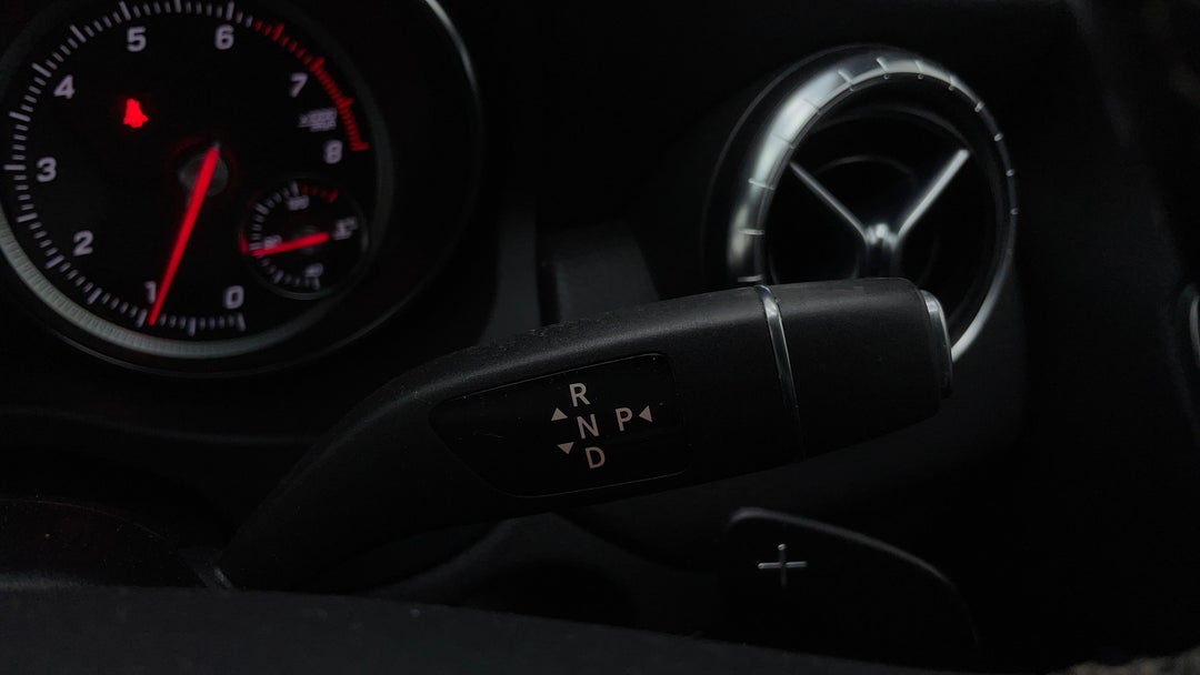 2018 Mercedes-benz CLA 200 Shooting Brake, Automatic, 71812 km, Gear Lever 