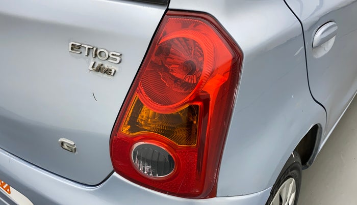2011 Toyota Etios Liva G, Petrol, Manual, 48,721 km, Right tail light - Minor scratches