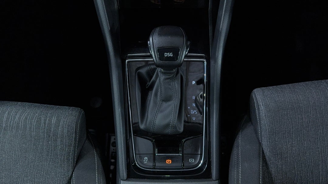 2019 SKODA Karoq 110tsi, Automatic, 67739 km, Gear Lever 