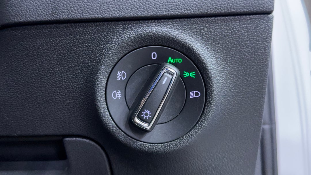 2019 SKODA Karoq 110tsi, Automatic, 67739 km, Utility Switches/Buttons