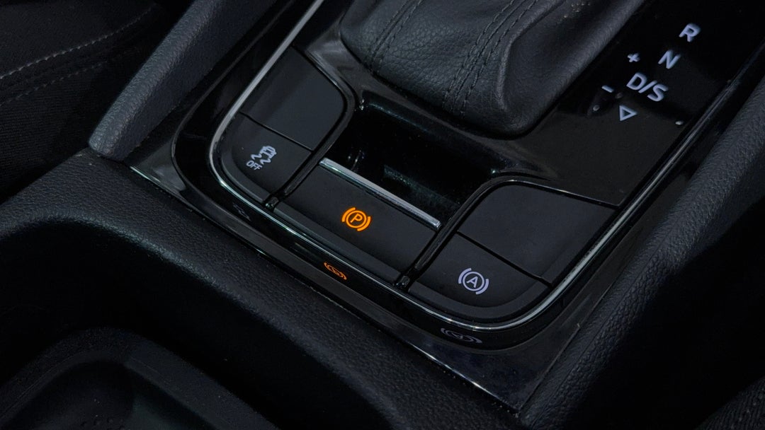 2019 SKODA Karoq 110tsi, Automatic, 67739 km, Handbrake