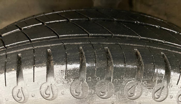 2016 Maruti Alto 800 VXI, Petrol, Manual, 45,265 km, Left Front Tyre Tread