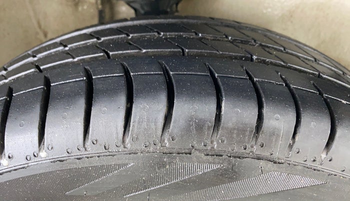 2015 Maruti Alto K10 VXI, Petrol, Manual, 34,855 km, Right Front Tyre Tread