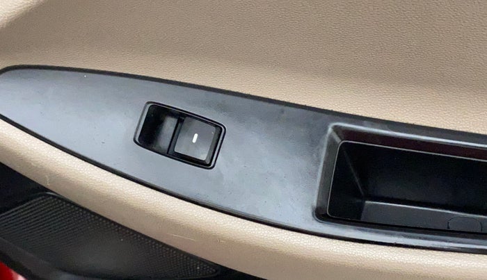 2015 Hyundai Elite i20 ASTA 1.2, Petrol, Manual, 99,660 km, Right rear window switch / handle - Minor damage