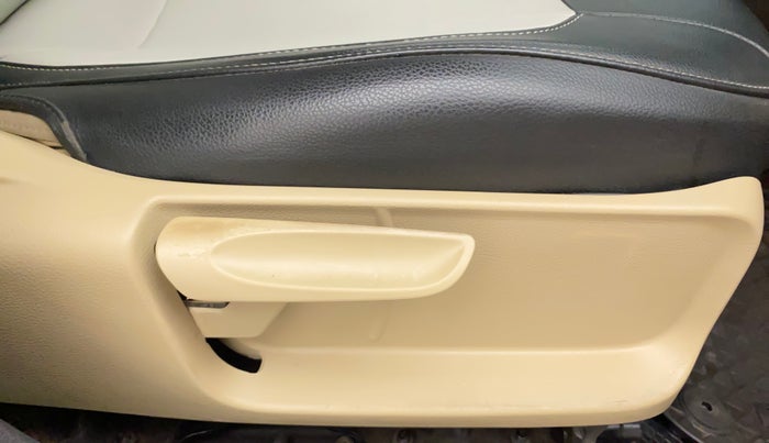 2015 Volkswagen Polo HIGHLINE1.2L, Petrol, Manual, 66,830 km, Driver Side Adjustment Panel