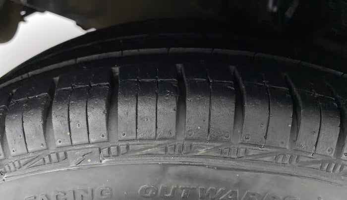 2014 Hyundai i10 MAGNA 1.1 IRDE2, Petrol, Manual, 84,127 km, Left Front Tyre Tread