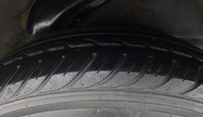 2014 Hyundai i10 MAGNA 1.1 IRDE2, Petrol, Manual, 84,127 km, Left Rear Tyre Tread