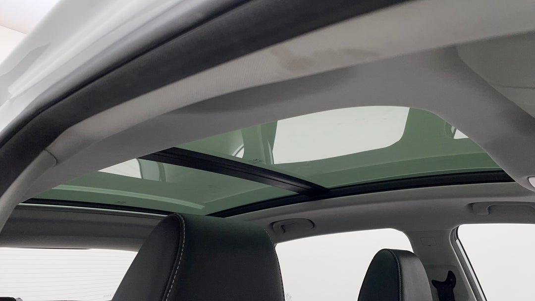 Interior Sunroof/Moonroof