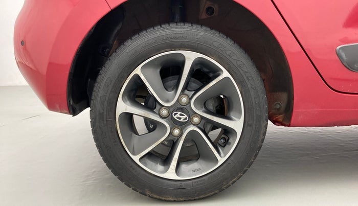 2017 Hyundai Grand i10 SPORTZ (O) 1.2 AT VTVT, Petrol, Automatic, 18,163 km, Right Rear Wheel