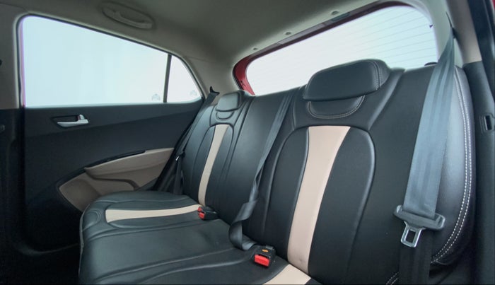 2017 Hyundai Grand i10 SPORTZ (O) 1.2 AT VTVT, Petrol, Automatic, 18,163 km, Right Side Rear Door Cabin