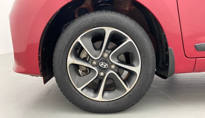 2017 Hyundai Grand i10 SPORTZ (O) 1.2 AT VTVT, Petrol, Automatic, 18,163 km, Left Front Wheel