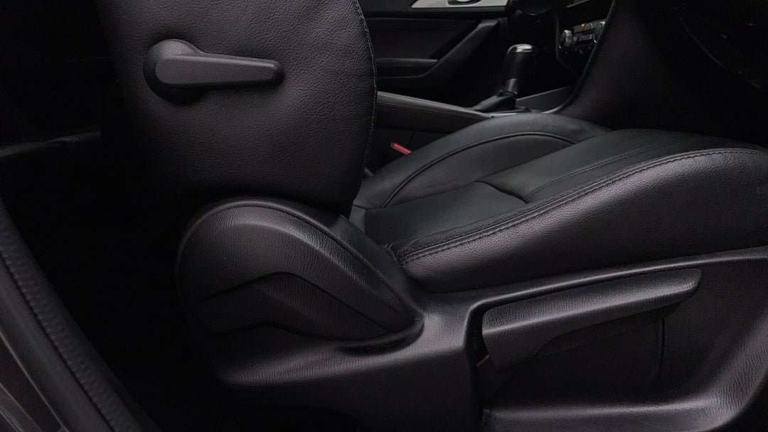 2018 Mazda 3 Touring, Automatic, 118742 km, Drivers Side Adjustment Panel