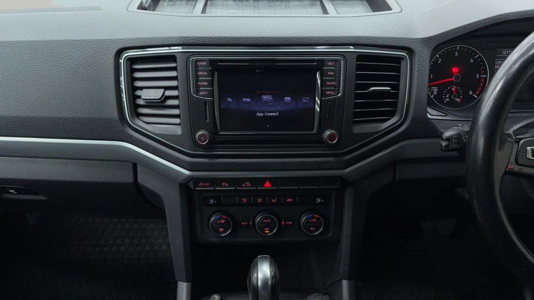 2017 Volkswagen Amarok V6 Tdi 550 Highline, Automatic, 155878 km, Center Console