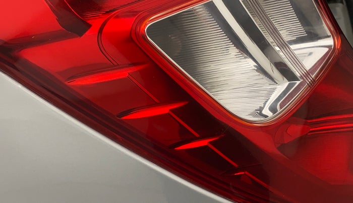 2018 Hyundai Eon ERA +, Petrol, Manual, 39,371 km, Left tail light - Minor damage