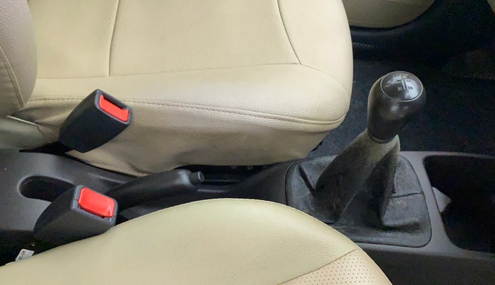 2018 Hyundai Eon ERA +, Petrol, Manual, 39,371 km, Gear lever - Boot cover slightly torn
